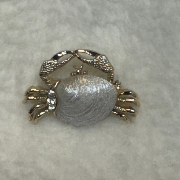 Vintage Gerry's Brooch Crab Pin Gold Tone Rhinestone Shell Beach Ocean 1990s - Picture 1 of 4